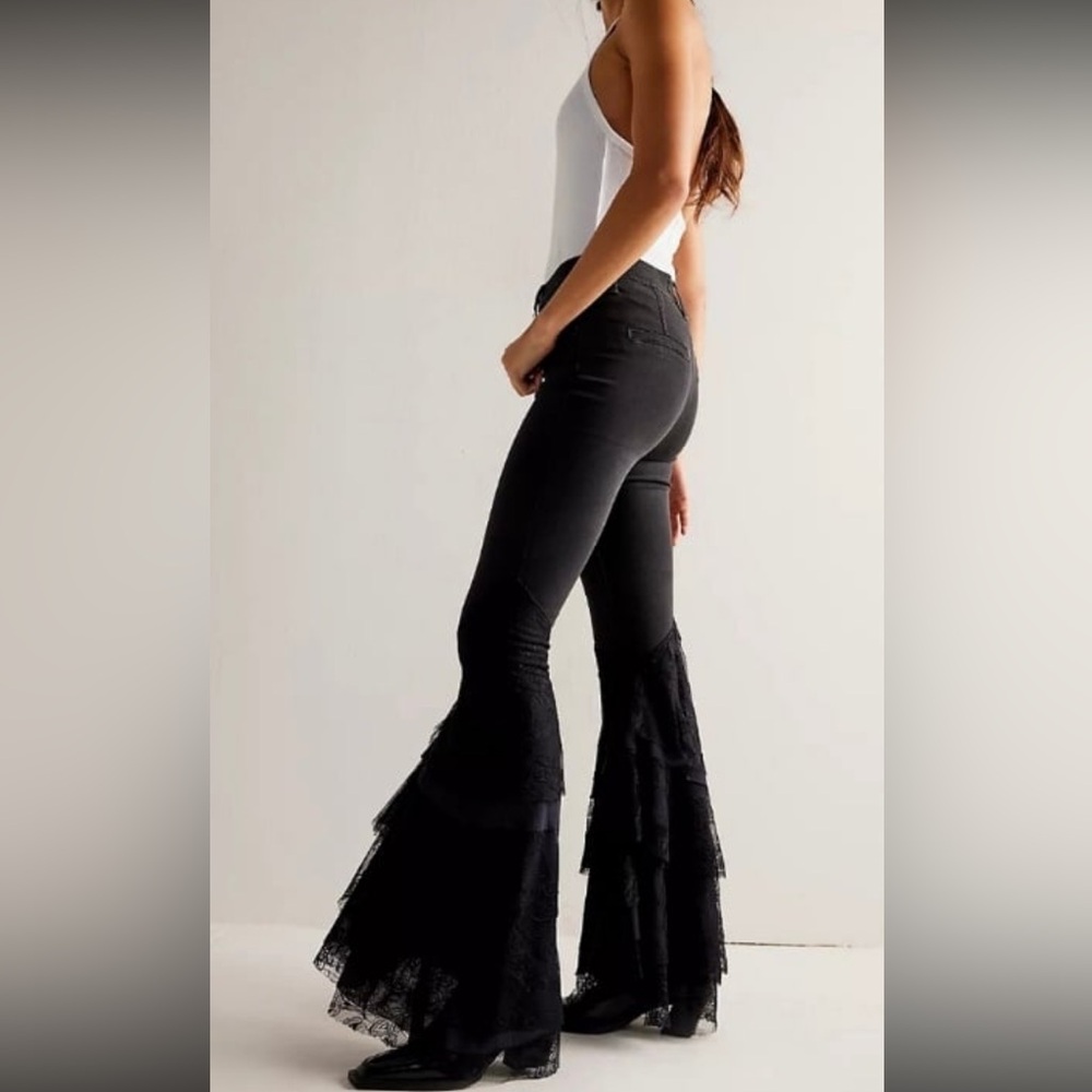We The Free Mystic High Rise Lace Flare Jean. Size 29 - Picture 2 of 8